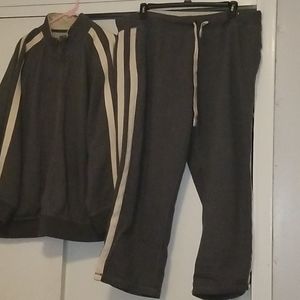 Old Navy jogging suit